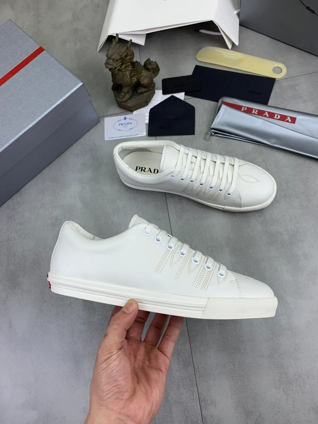 Men's men's shoes P560💰[New model] The latest hot model is on the official website, 🆘 The trendy brand (Prada) mainly promotes the hot model, avant-garde and versatile fashion men's shoes private version mold opening, cowhide surface splicing 1:1.. Fashionable and simple, original imported cowhide lining cowhide feet; the atmosphere and personality are more fashionable, eye-catching and pursuing class. It will subvert the old ideas and be a must-have for fashion trendsetters with you! Must keep it for yourself! Tall and comfortable, large and low, high-end quality workmanship. Code number: 38-44 3️⃣optional.